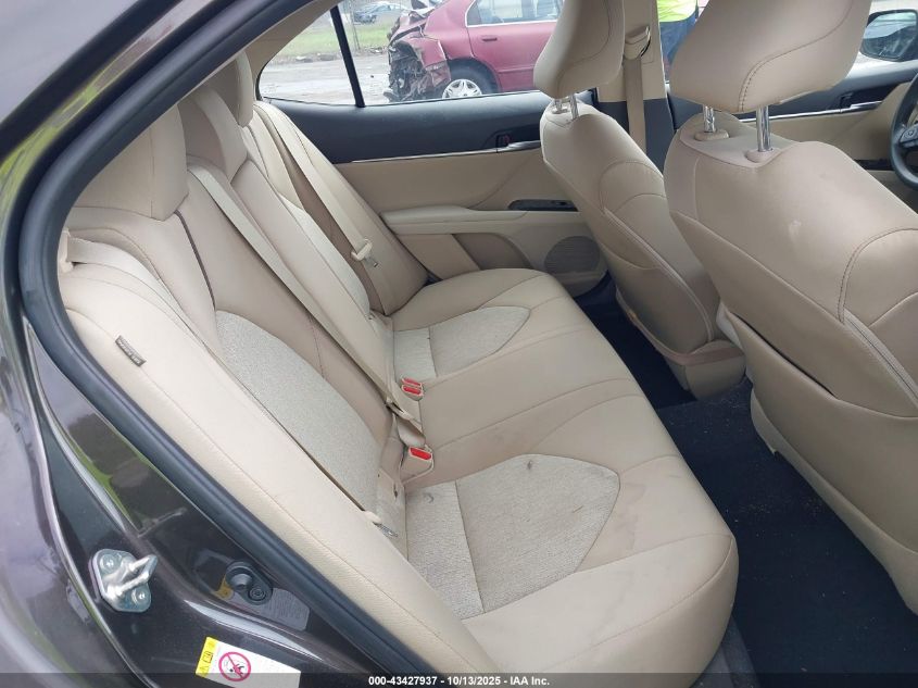 2018 Toyota Camry Le VIN: 4T1B11HK4JU582126 Lot: 43427937