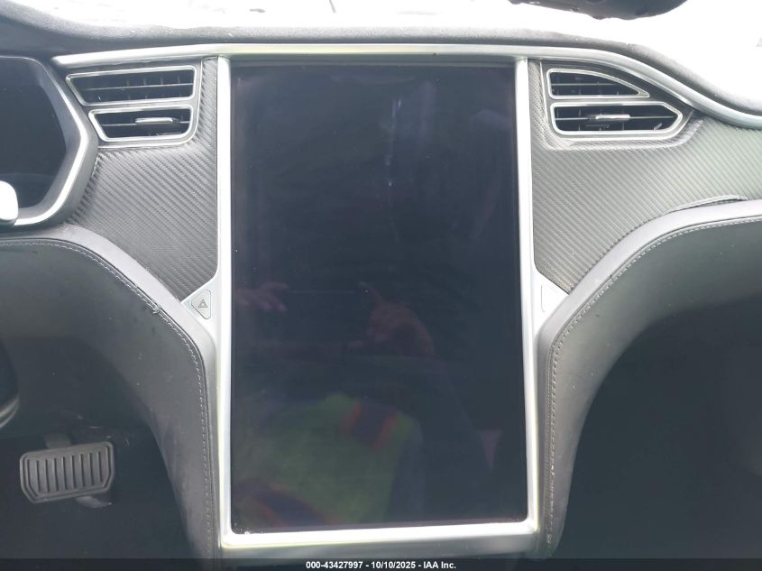 2015 Tesla Model S 60/70/85 VIN: 5YJSA1E12FF106618 Lot: 43427997
