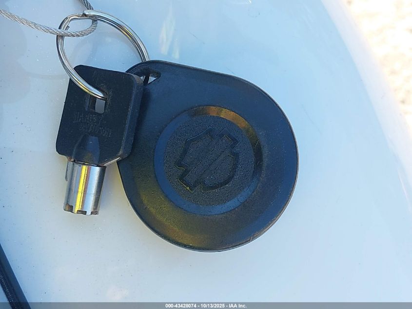 2016 Harley-Davidson Flhx Street Glide VIN: 1HD1KBM19GB630173 Lot: 43428074