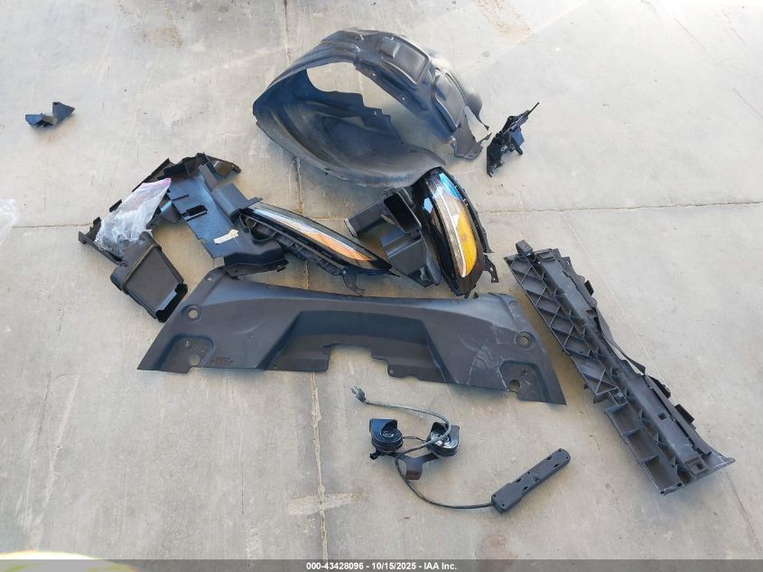 2015 Jeep Cherokee Latitude VIN: 1C4PJLCB2FW531510 Lot: 43428096