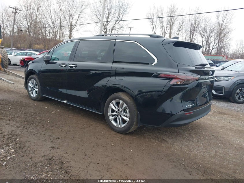 5TDJSKFC8SS180498 2025 TOYOTA SIENNA photo no. 3