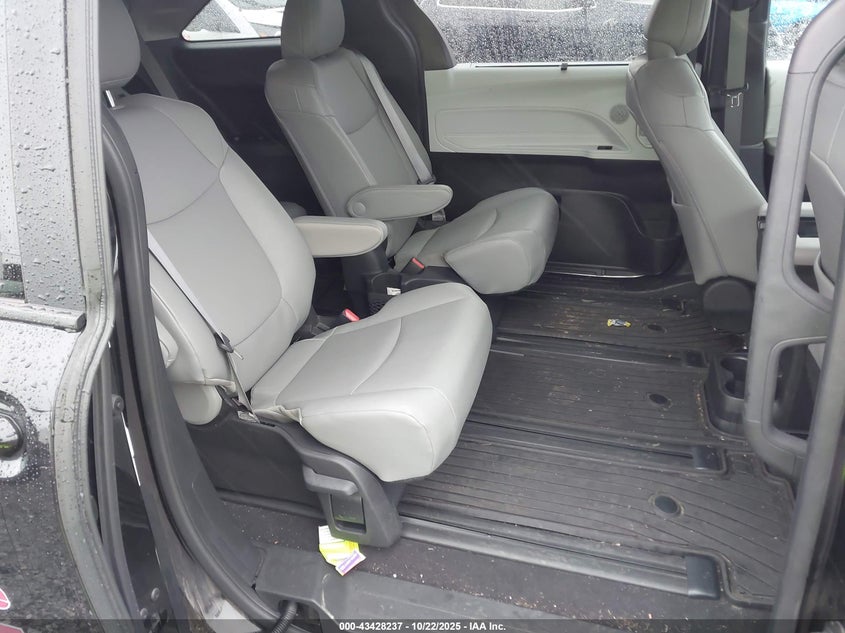 5TDJSKFC8SS180498 2025 TOYOTA SIENNA photo no. 8