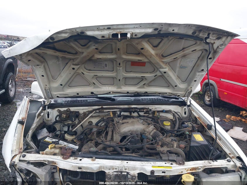 1N6ED26Y1YC387104 2000 NISSAN NAVARA (FRONTIER) photo no. 10