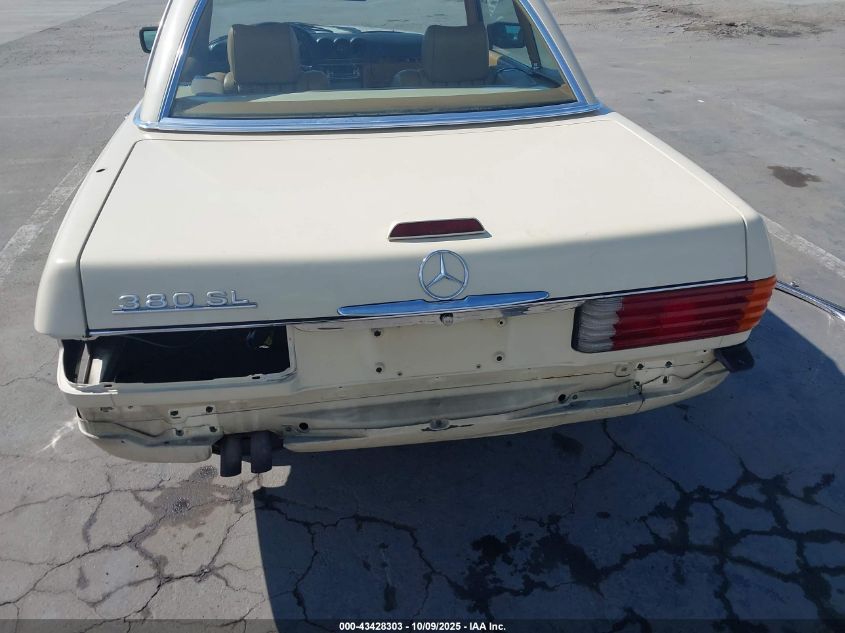 1984 Mercedes-Benz 380 Sl VIN: WDBBA45AXEA004717 Lot: 43428303
