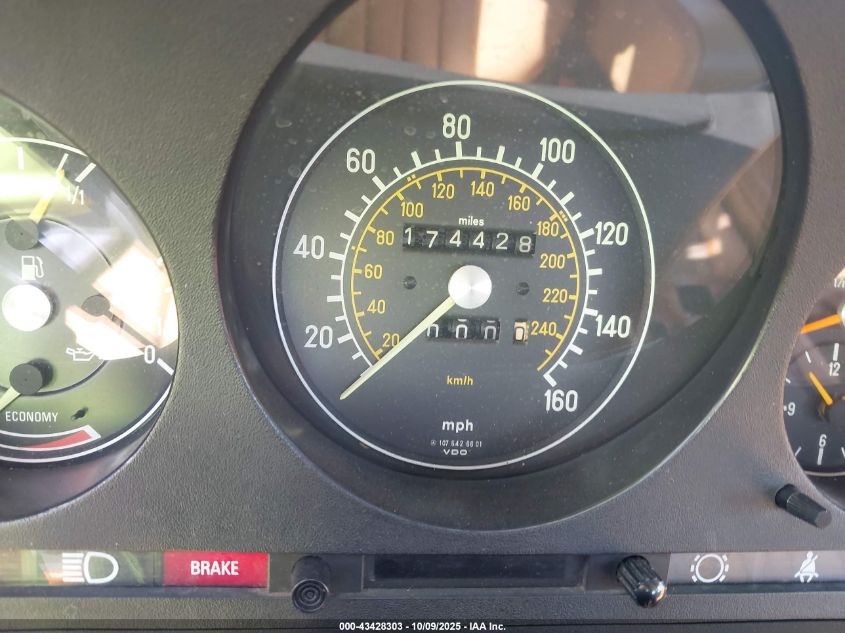 1984 Mercedes-Benz 380 Sl VIN: WDBBA45AXEA004717 Lot: 43428303