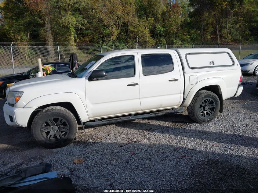 2015 TOYOTA TACOMA BASE V6 5TFLU4EN8FX136390