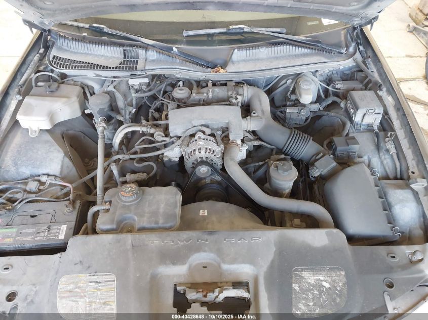 1999 Lincoln Town Car Executive VIN: 1LNHM81W7XY660889 Lot: 43428648