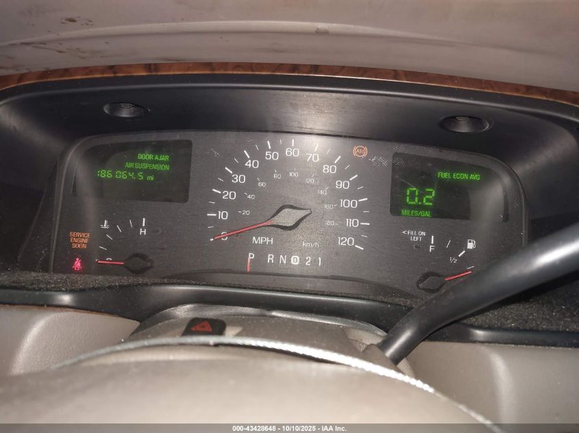 1999 Lincoln Town Car Executive VIN: 1LNHM81W7XY660889 Lot: 43428648