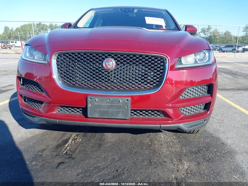 2017 Jaguar F-pace 2.0 20d Premium Red Lot 111043428658 Vin SADCJ2BN0HA091585