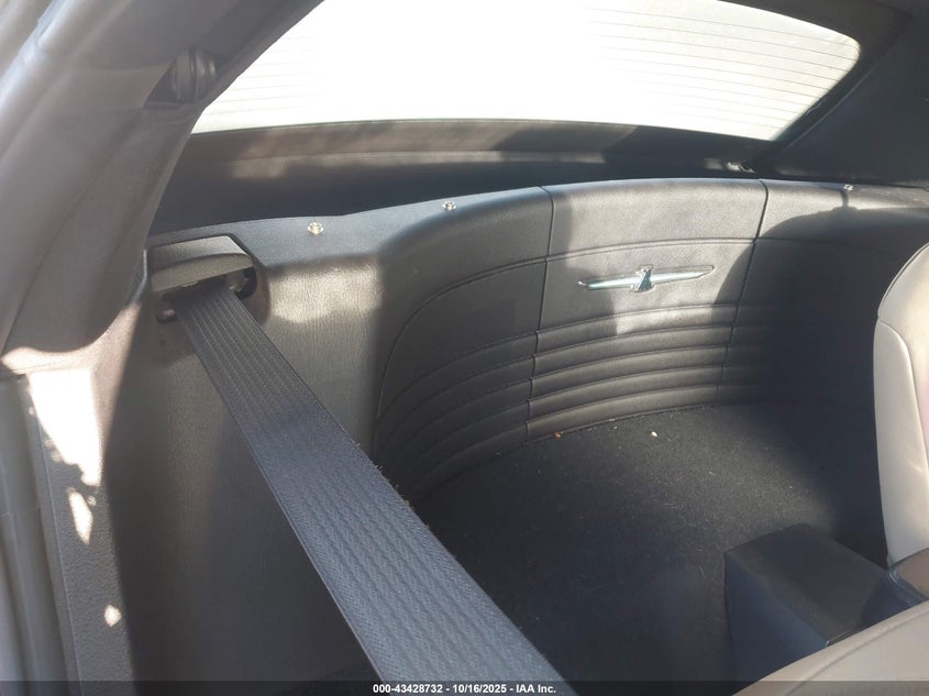 2004 Ford Thunderbird VIN: 1FAHP60A84Y106414 Lot: 43428732