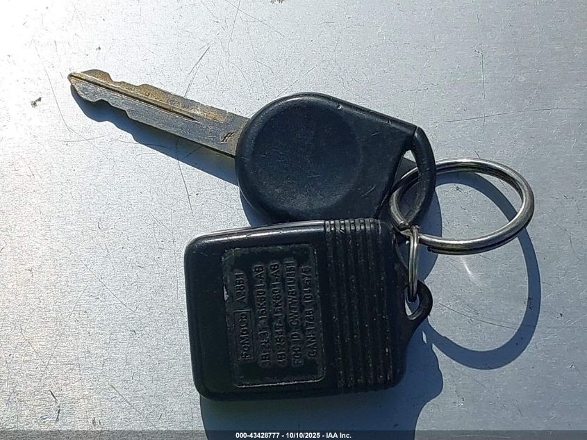 2007 Ford Escape Limited VIN: 1FMYU04127KC08871 Lot: 43428777