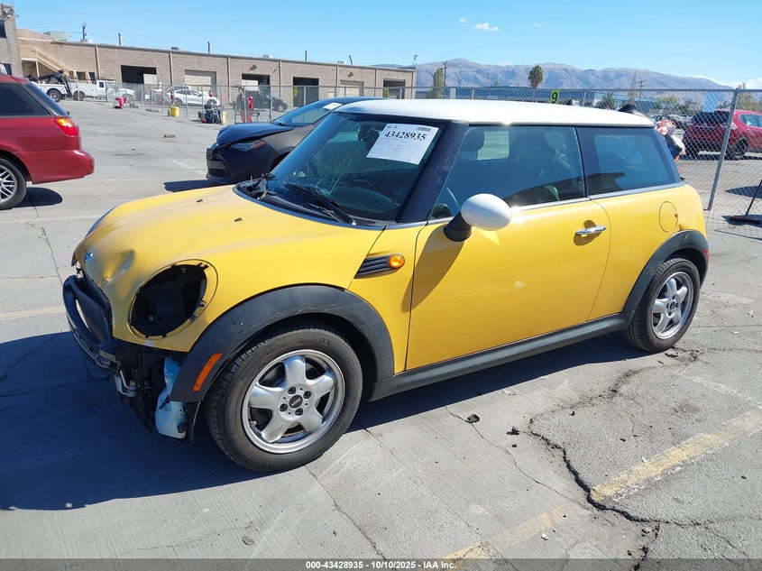 WMWMF33539TW78338 2009 MINI COOPER photo no. 2