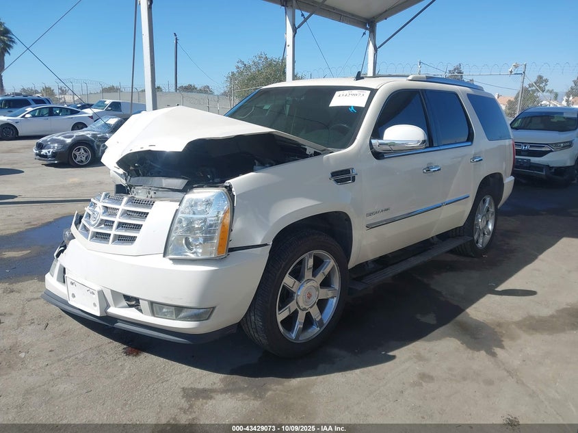 1GYS4CEF8BR396716 2011 CADILLAC ESCALADE photo no. 2