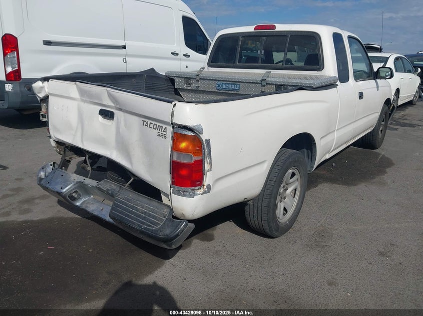 4TAVL52N4YZ573716 2000 TOYOTA TACOMA photo no. 4