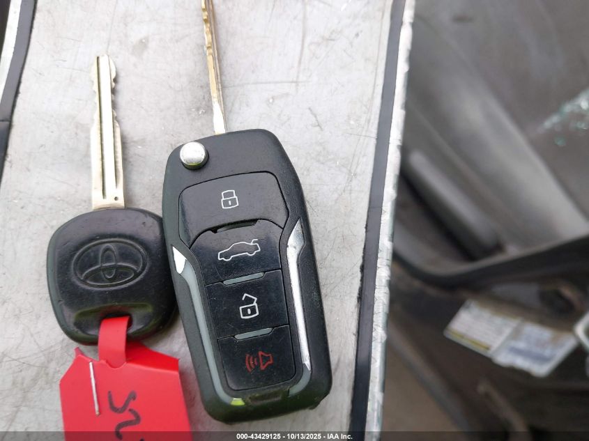 2007 Toyota Corolla Ce VIN: 1NXBR32E87Z824948 Lot: 43429125