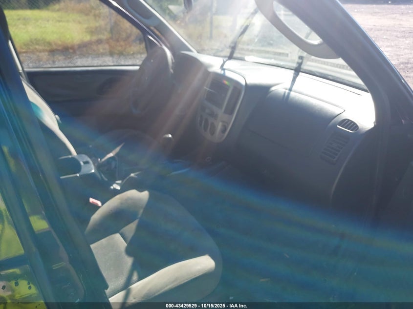 1FMYU03106KA28594 2006 FORD ESCAPE photo no. 5