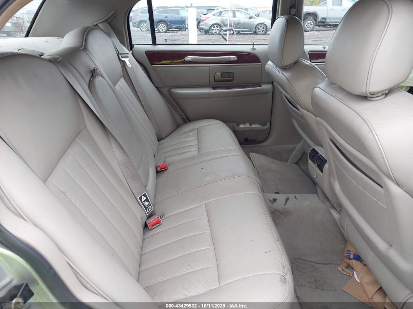 2003 Lincoln Town Car Signature VIN: 1LNHM82W43Y687041 Lot: 43429532