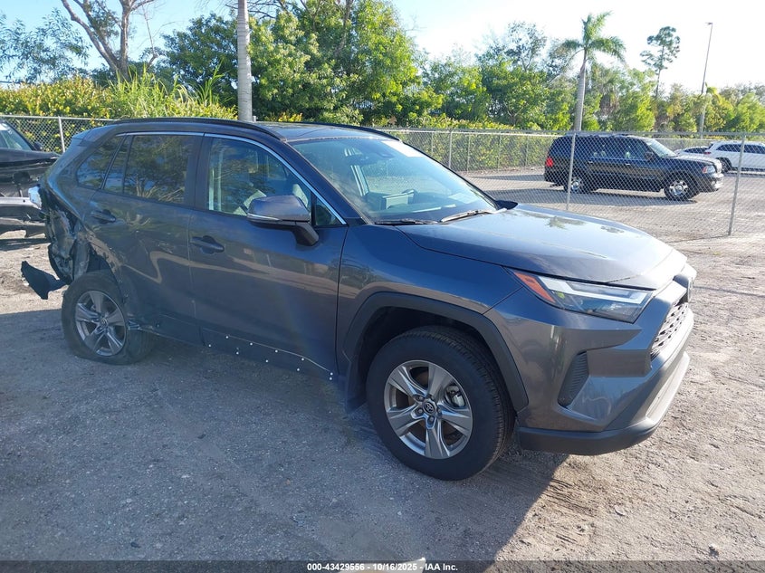 TOYOTA RAV4 XLE