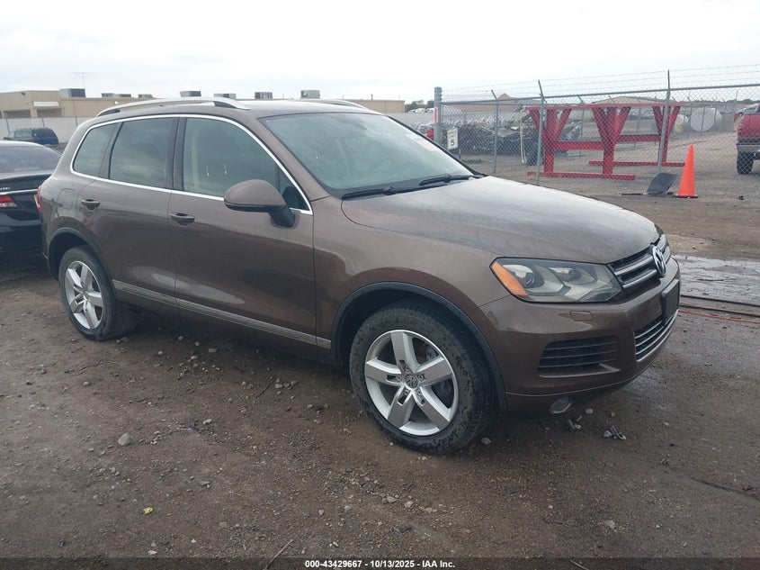 VOLKSWAGEN TOUAREG TDI LUX
