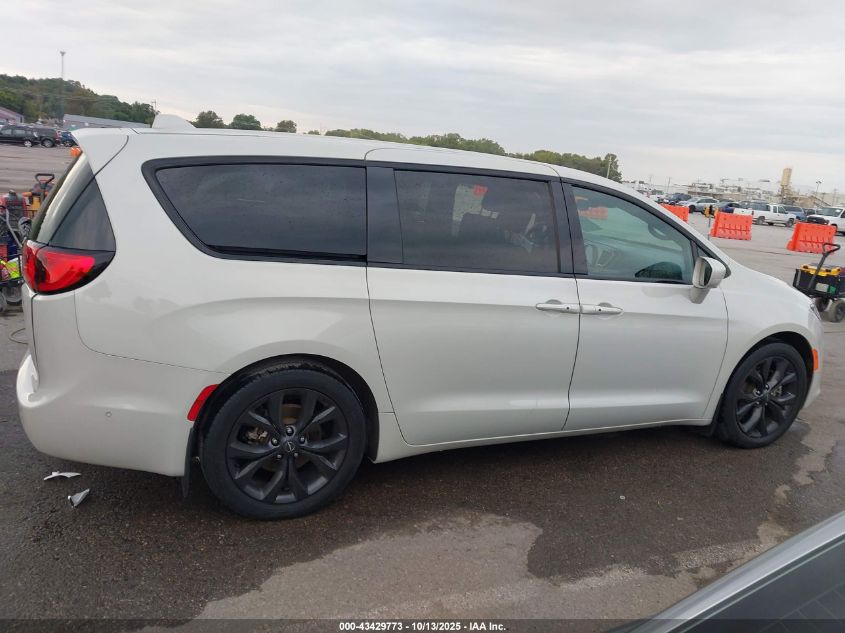 2019 Chrysler Pacifica Touring Plus VIN: 2C4RC1FG2KR638803 Lot: 43429773