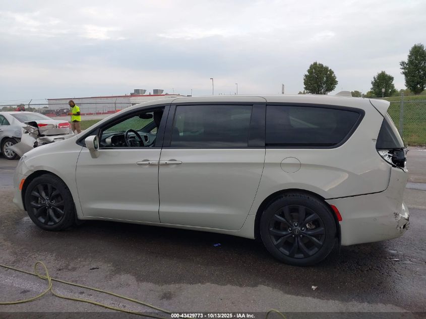 2019 Chrysler Pacifica Touring Plus VIN: 2C4RC1FG2KR638803 Lot: 43429773