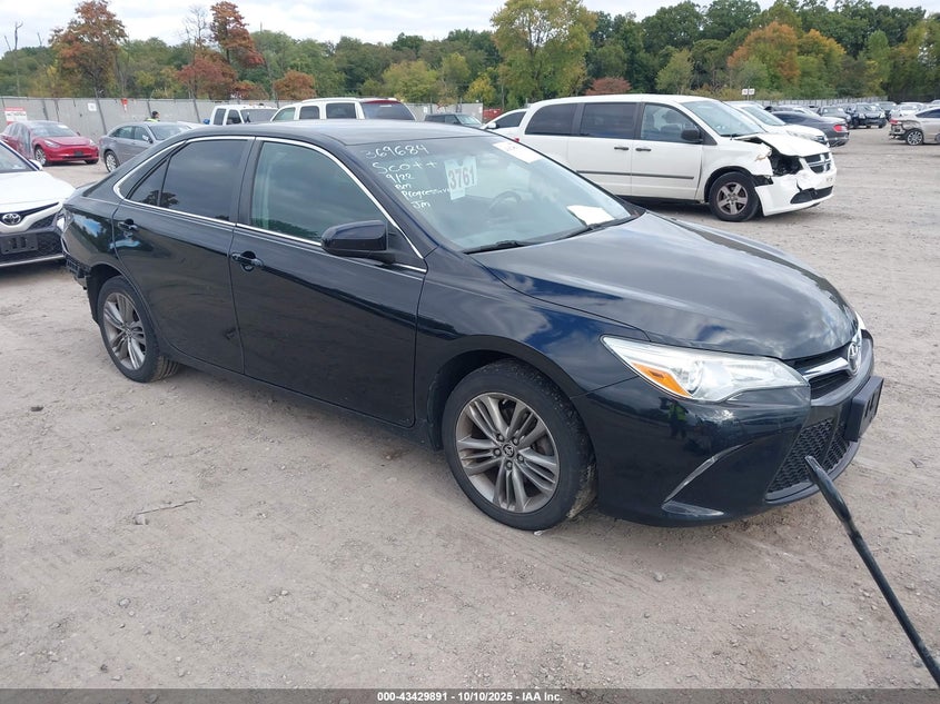 TOYOTA CAMRY SE