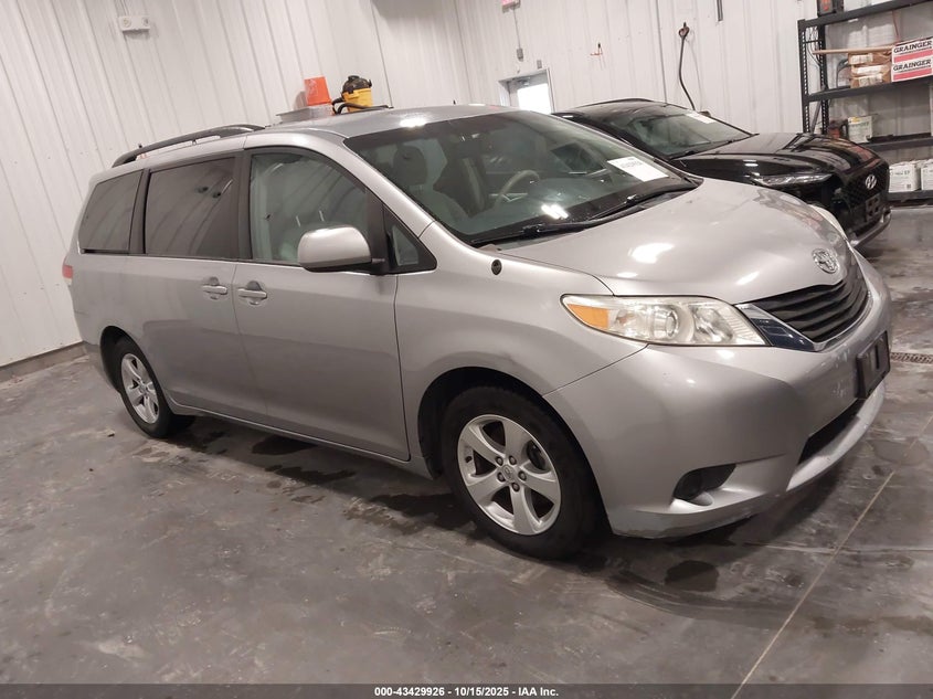 5TDKK3DC8DS388008 2013 Toyota Sienna Le V6 8 Passenger auction photo 1