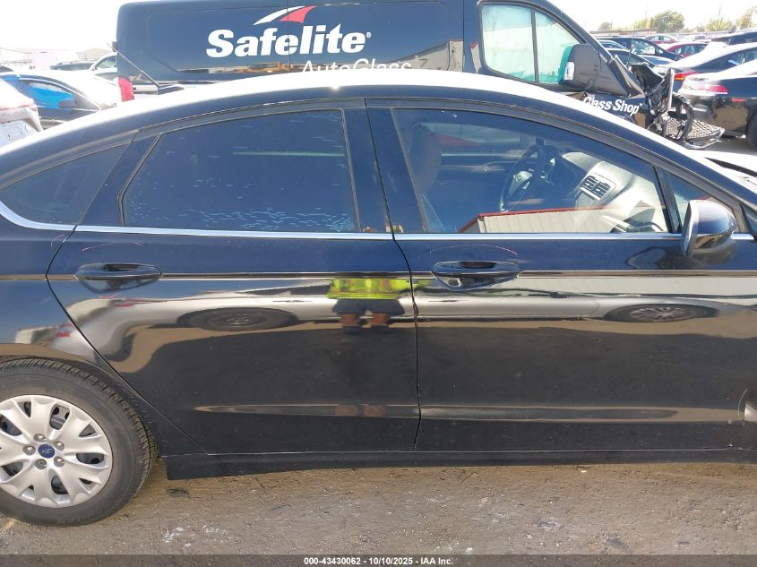 2019 Ford Fusion S VIN: 3FA6P0G71KR114008 Lot: 43430062