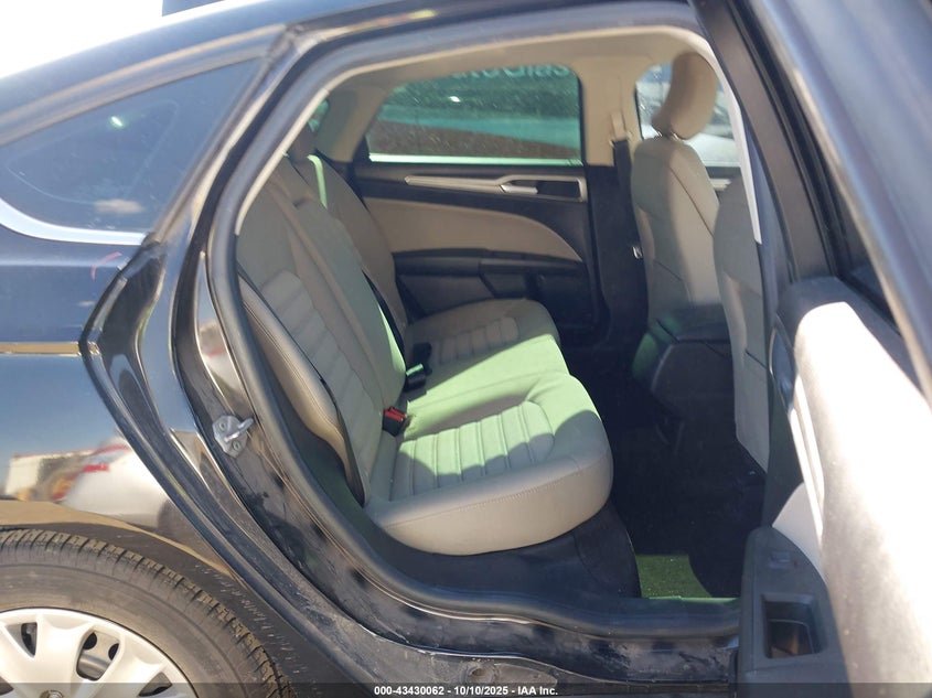 2019 Ford Fusion S VIN: 3FA6P0G71KR114008 Lot: 43430062