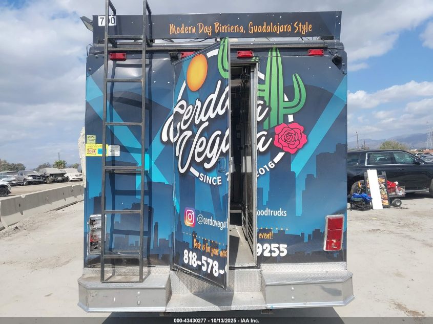 2000 Ford E-350 Stripped Commercial/Standard VIN: 1FCJE39L9YHA58657 Lot: 43430277