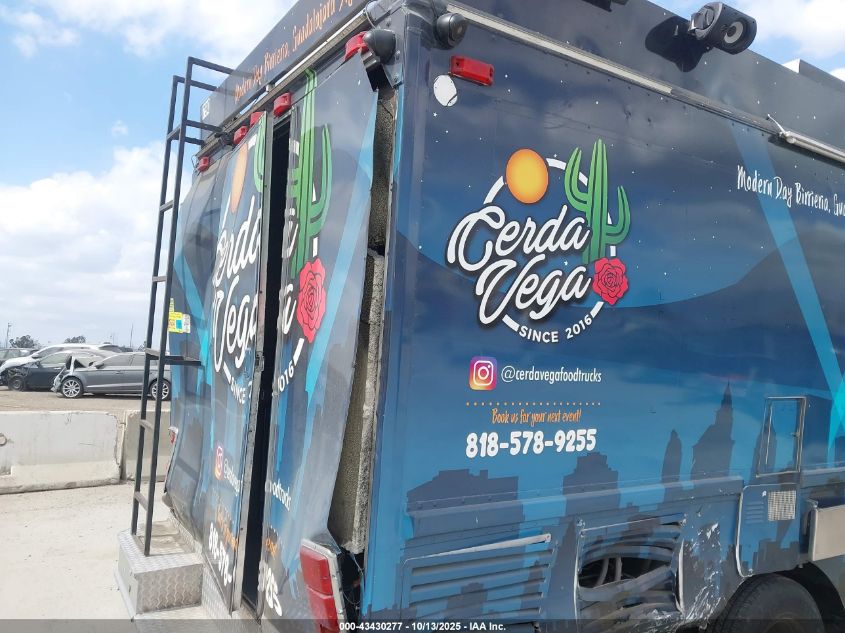 2000 Ford E-350 Stripped Commercial/Standard VIN: 1FCJE39L9YHA58657 Lot: 43430277