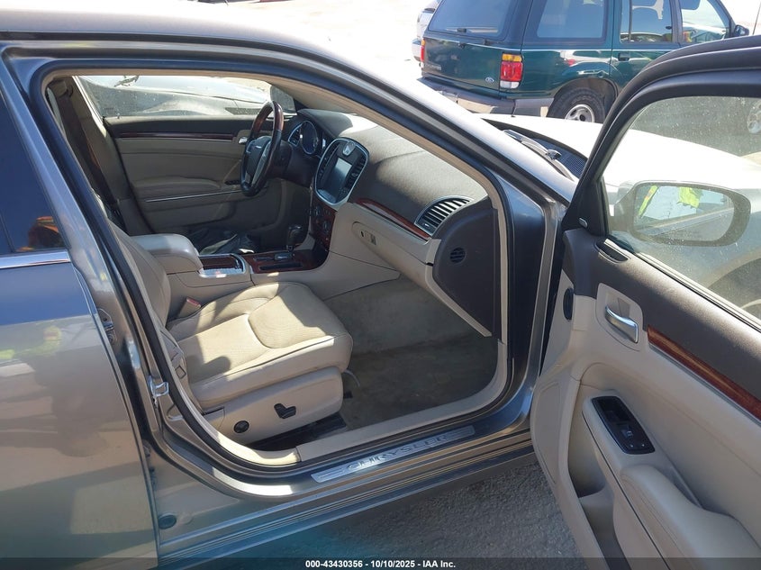 2C3CA6CTXBH599205 2011 CHRYSLER 300C photo no. 5