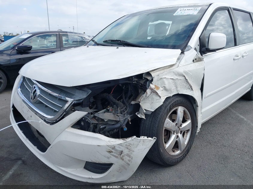 2010 Volkswagen Routan Se VIN: 2V4RW3D1XAR272482 Lot: 43430521