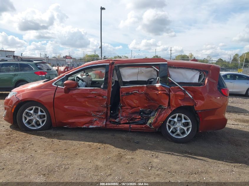 2018 Chrysler Pacifica Touring Plus VIN: 2C4RC1FG5JR158950 Lot: 43430552