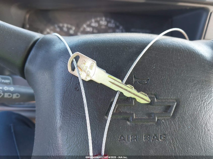 1999 Chevrolet Suburban 1500 Lt VIN: 3GNFK16R9XG106508 Lot: 43430683