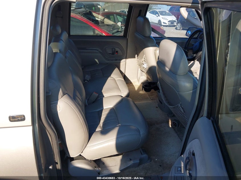 1999 Chevrolet Suburban 1500 Lt VIN: 3GNFK16R9XG106508 Lot: 43430683