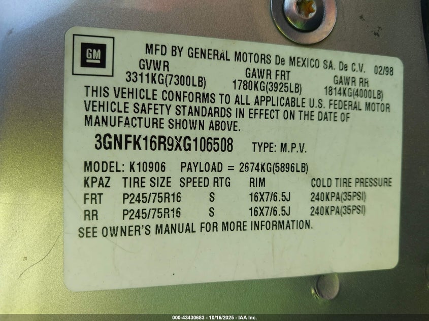 1999 Chevrolet Suburban 1500 Lt VIN: 3GNFK16R9XG106508 Lot: 43430683