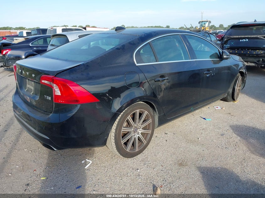 Vin: lyv402hk8jb164989, lot: 43925595, volvo s60 inscription t5 20184