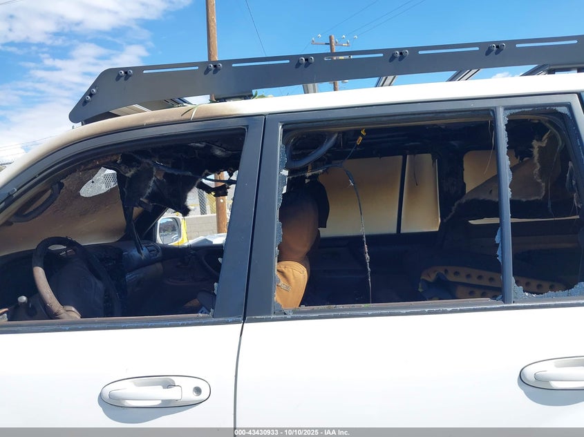 2000 Toyota Land Cruiser VIN: JT3HT05J9Y0082581 Lot: 43430933