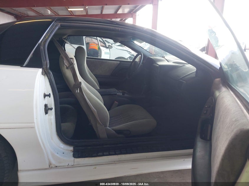 2G1FP22GX12129996 2001 CHEVROLET CAMARO photo no. 5