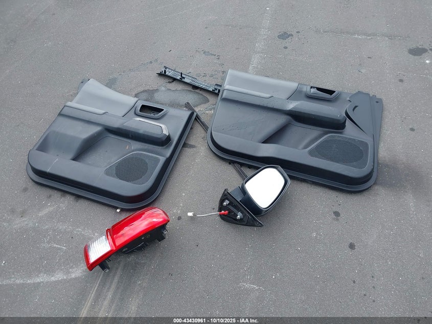 2017 TOYOTA TACOMA SR5 V6 5TFAZ5CN8HX040487