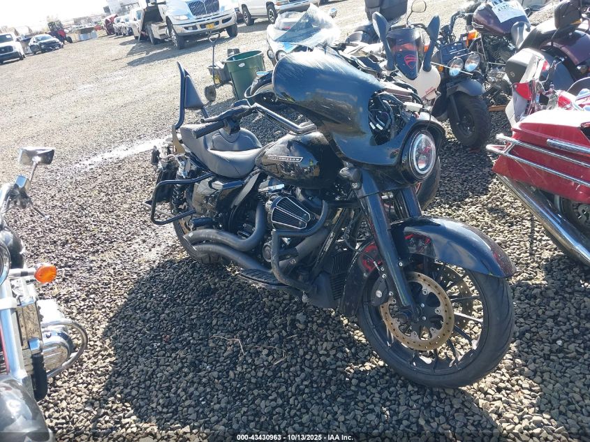 2018 Harley-Davidson FLHXS