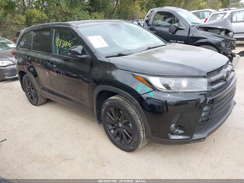 TOYOTA HIGHLANDER SE