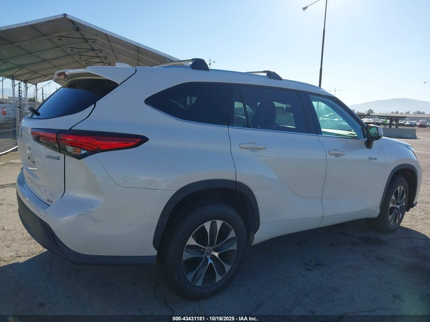 5TDHARAH4MS504613 2021 TOYOTA HIGHLANDER photo no. 4