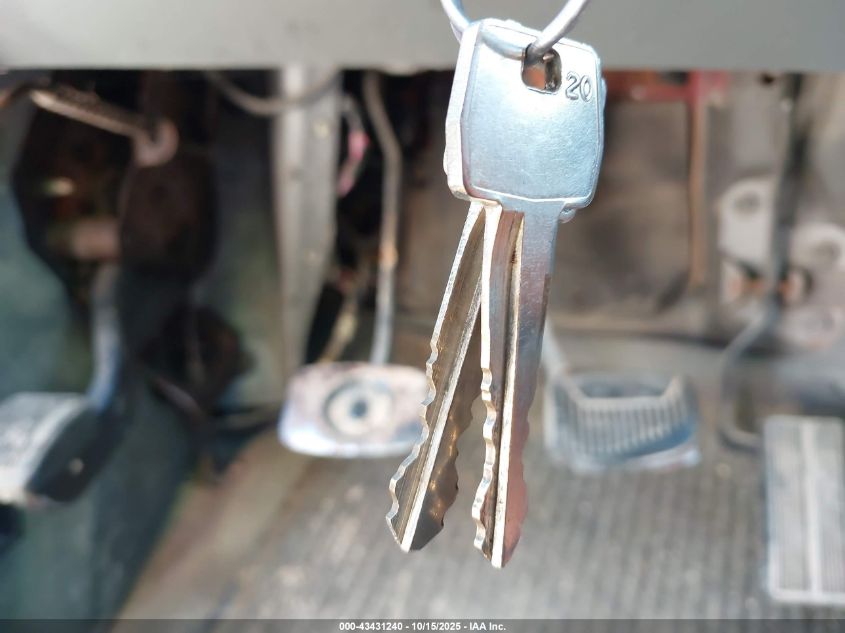 1992 Ford F250 VIN: 1FTHF26H6NNA81641 Lot: 43431240