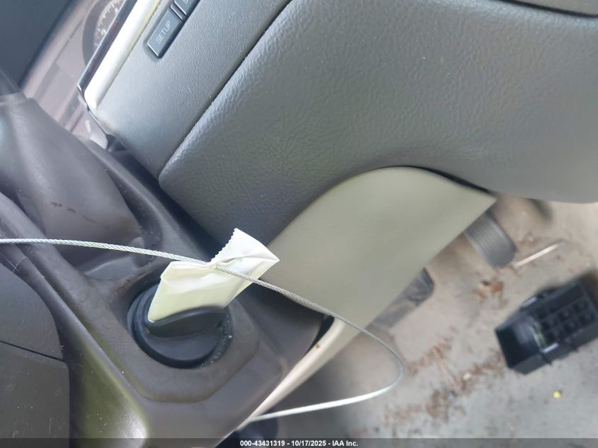 2007 Lincoln Town Car Signature Limited VIN: 1LNHM82V47Y605063 Lot: 43431319