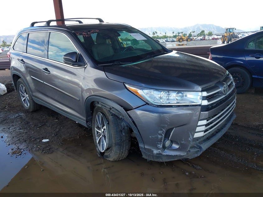 TOYOTA HIGHLANDER XLE