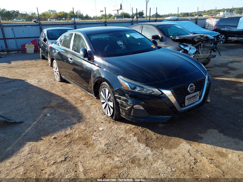 NISSAN ALTIMA SV FWD