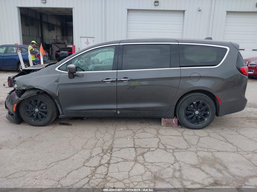 2019 Chrysler Pacifica Touring Plus VIN: 2C4RC1FGXKR610201 Lot: 43431401