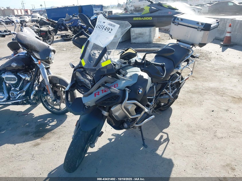 WB10M1300M6D88372 2021 BMW R 1250 photo no. 2